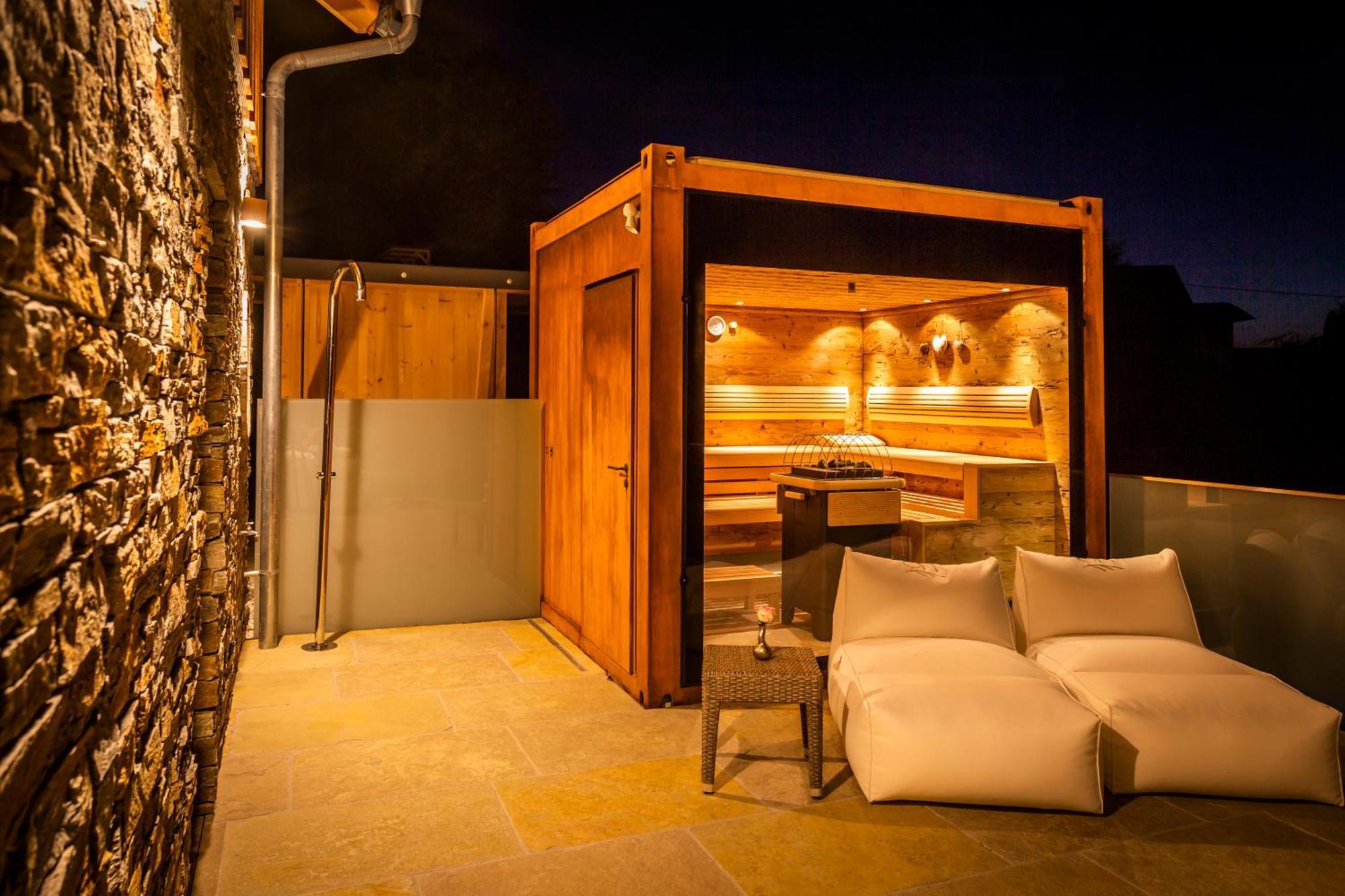 Golden Hill Country Chalets & Suites Waldschach Ngoại thất bức ảnh